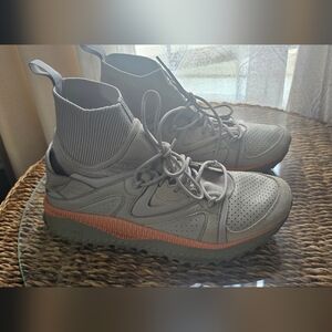 Puma X Han Kjobenhavn Gray High-Top Sneakers Peach Accents Size 8